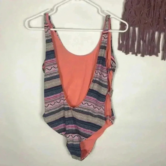 Red Carter Cali Knotted One-Piece Size Medium - Picture 2 of 8